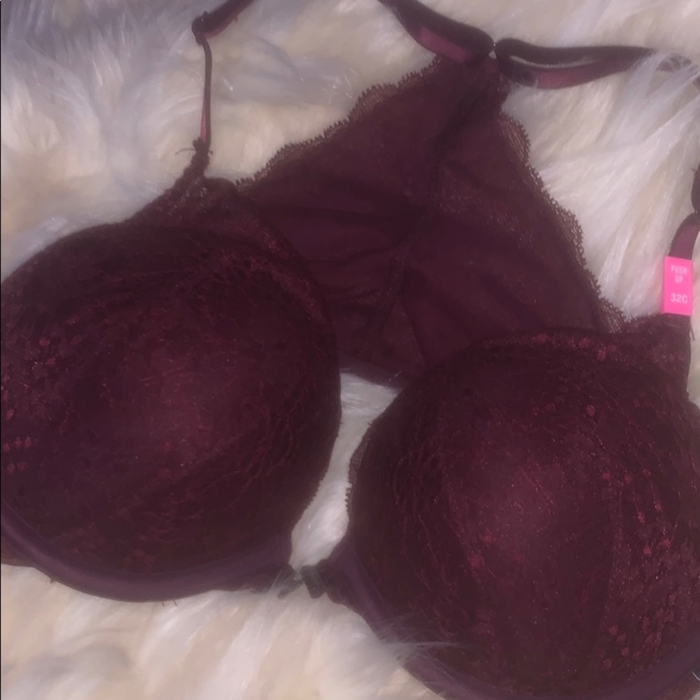 Victoria secret 32c push up bra, *new tag intact